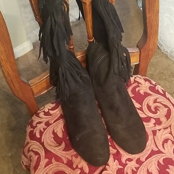 Black fringe knee high boots - Picture 3 of 3